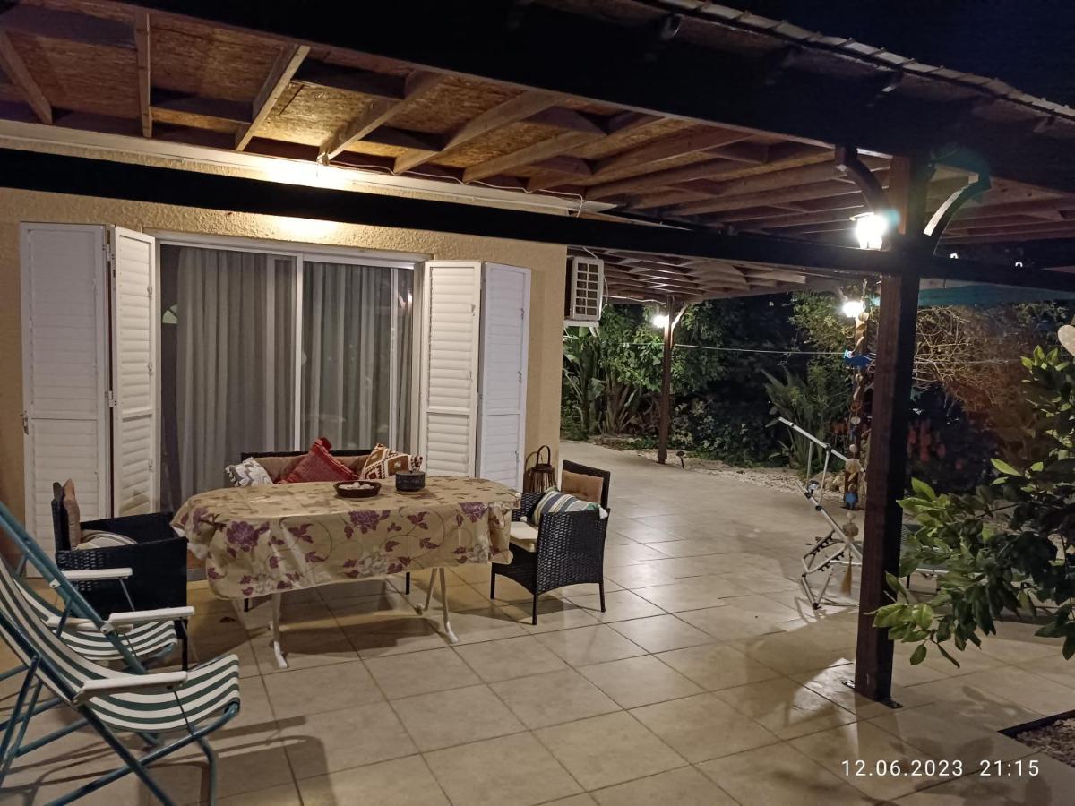 Ferienhaus_Familykrausz Perivólia Esterno foto