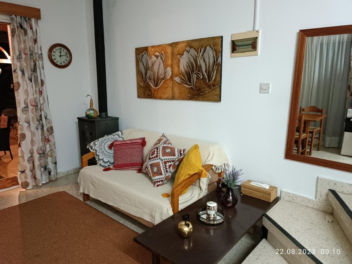 Ferienhaus_Familykrausz Perivólia Esterno foto